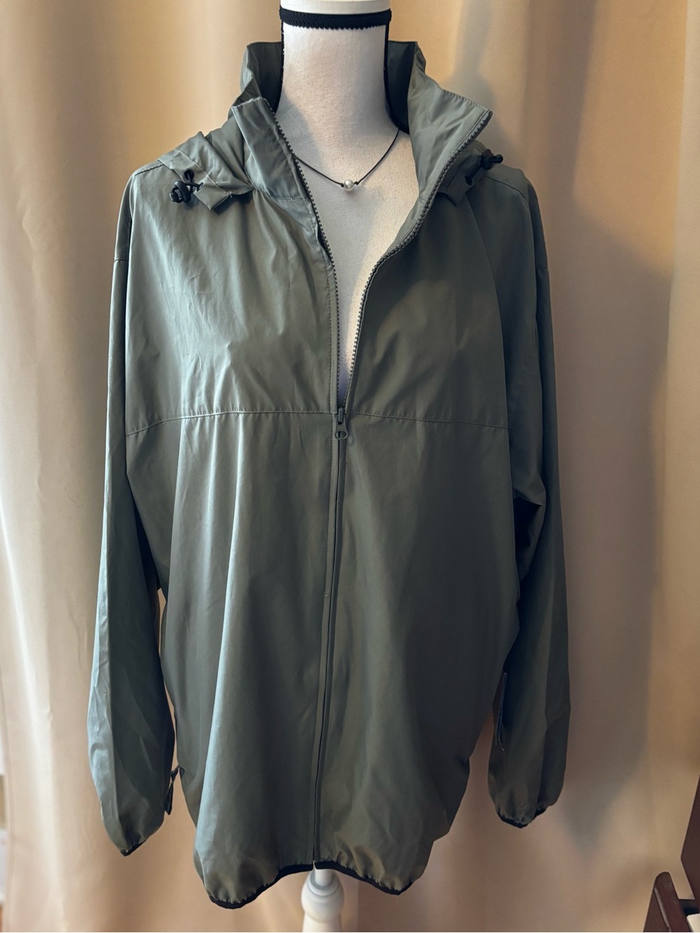 NWT IZOD Windbreaker Jacket with Hood XL